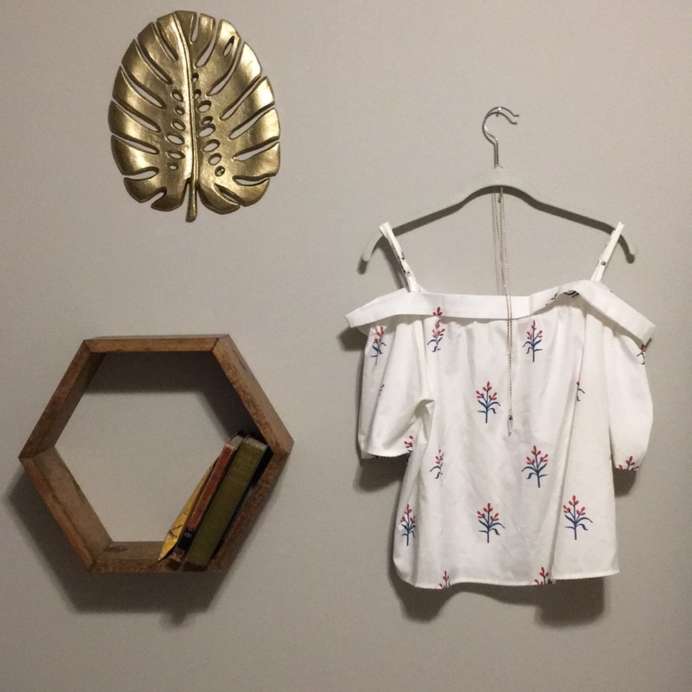 White, off she shoulder tee